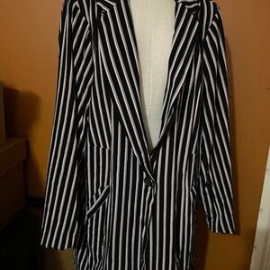 Brand new Torrid Blake white strip satin blazer 3x
